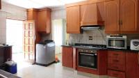 Kitchen - 20 square meters of property in La Mercy