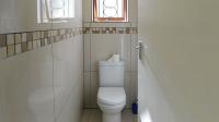 Guest Toilet - 2 square meters of property in La Mercy