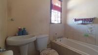 Main Bathroom - 4 square meters of property in Lotus Gardens