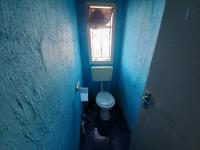 Bathroom 1 of property in Trenance Manor