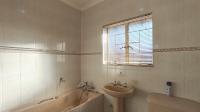 Main Bathroom - 6 square meters of property in Lambton