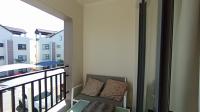 Balcony - 6 square meters of property in Fourways