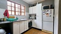 Kitchen of property in Faerie Glen