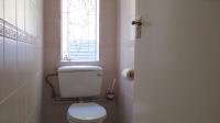Bathroom 2 - 7 square meters of property in Fontainebleau