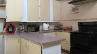 Kitchen - 10 square meters of property in Fontainebleau