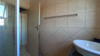 Main Bathroom - 6 square meters of property in Halfway House