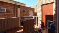 Balcony - 9 square meters of property in Halfway House