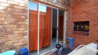 Balcony - 9 square meters of property in Halfway House