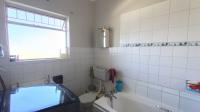 Bathroom 1 - 7 square meters of property in Bellville