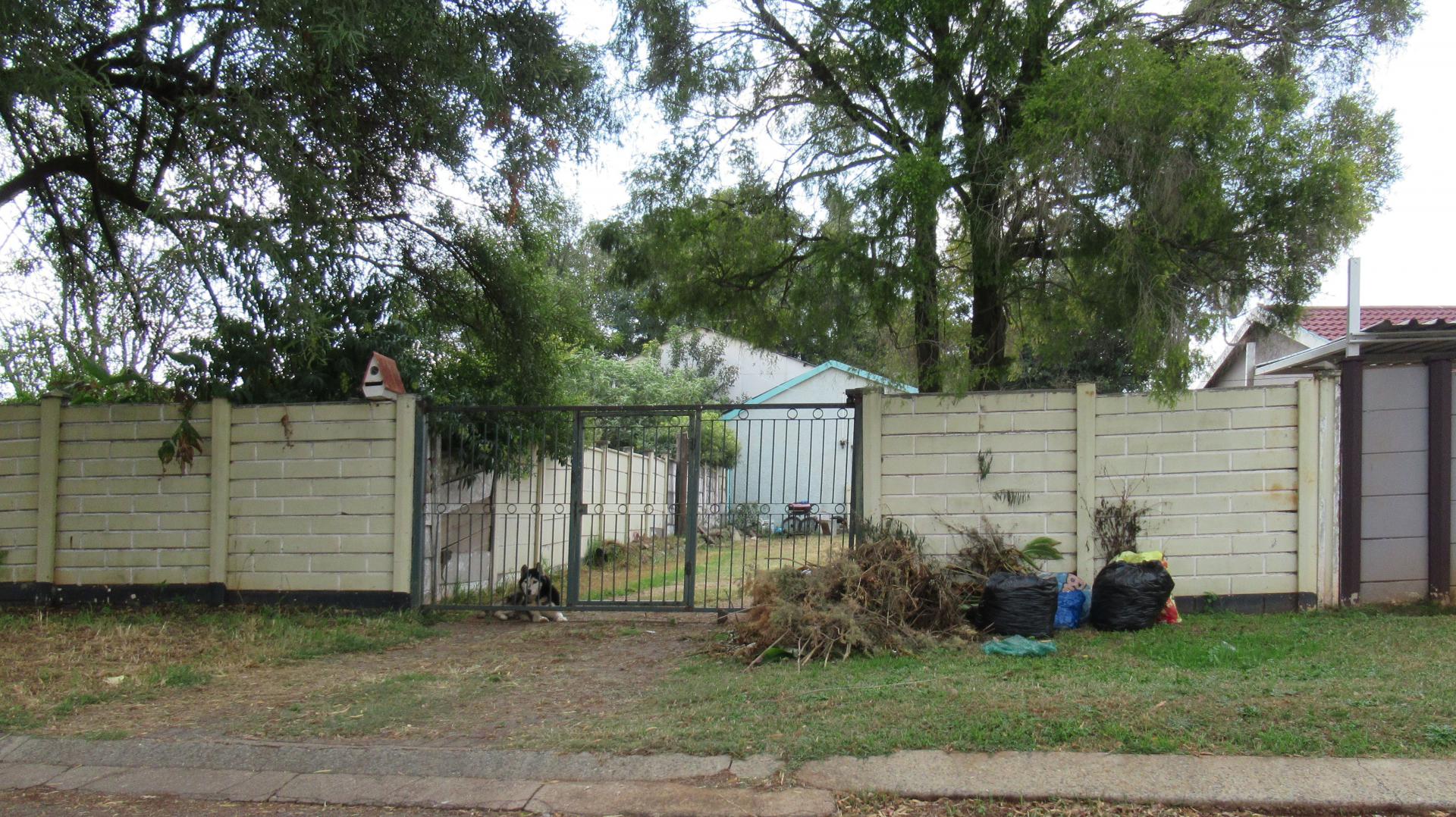 Front View of property in Witpoortjie