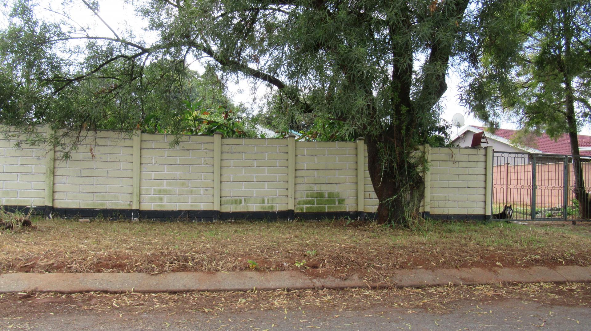 Front View of property in Witpoortjie