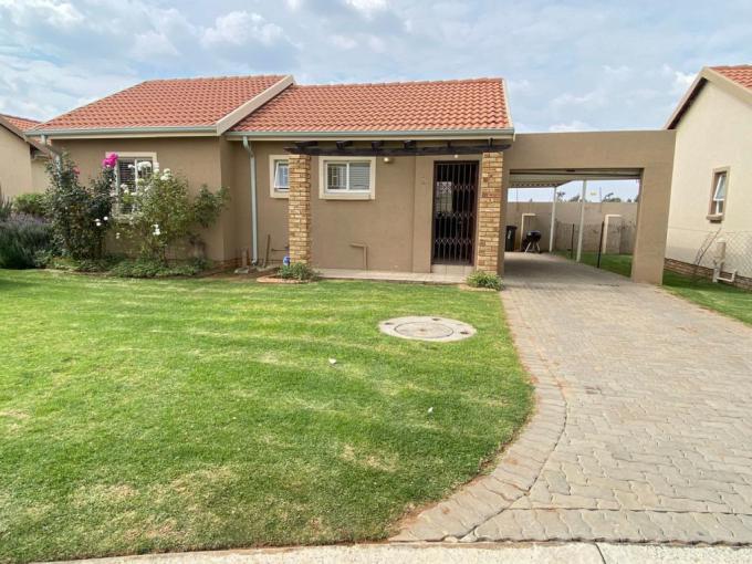 3 Bedroom Simplex for Sale For Sale in Helderwyk Estate - MR629734