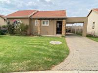 3 Bedroom 2 Bathroom Simplex for Sale for sale in Helderwyk Estate