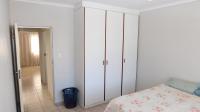 Main Bedroom - 15 square meters of property in Uvongo