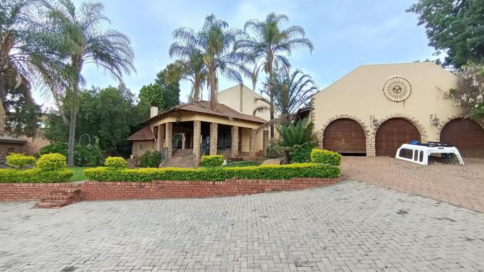 4 Bedroom House for Sale For Sale in Waterkloof Glen - MR629821