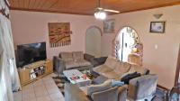 Lounges - 29 square meters of property in Silverglen