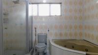 Main Bathroom - 9 square meters of property in Hillgrove