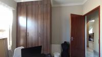 Bed Room 1 - 11 square meters of property in Erand Gardens