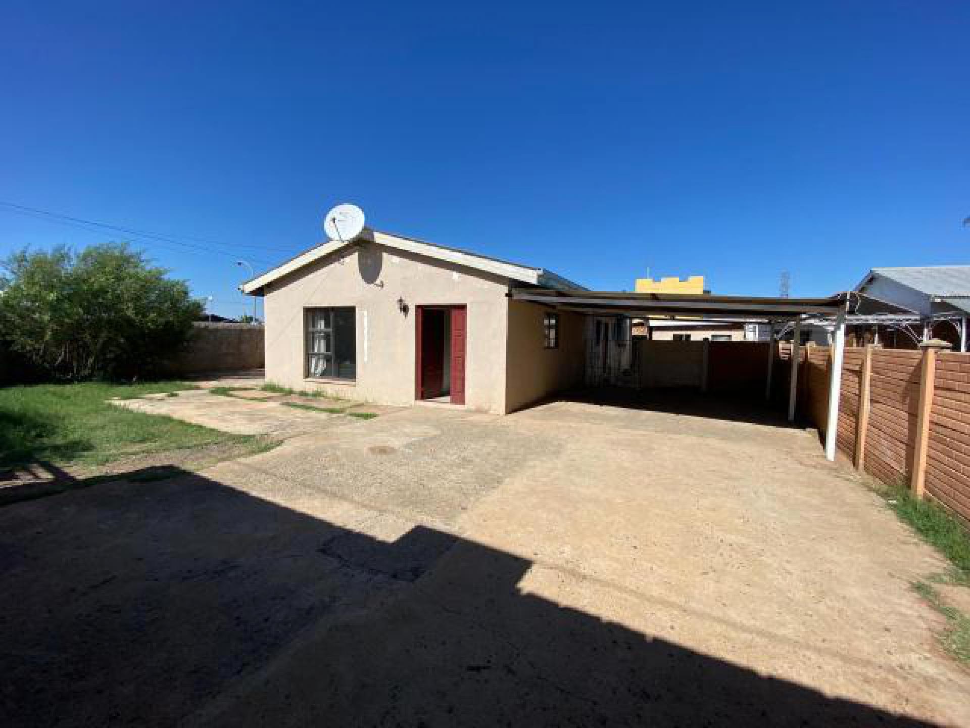 Front View of property in Kimberley