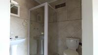 Main Bathroom - 3 square meters of property in Die Hoewes