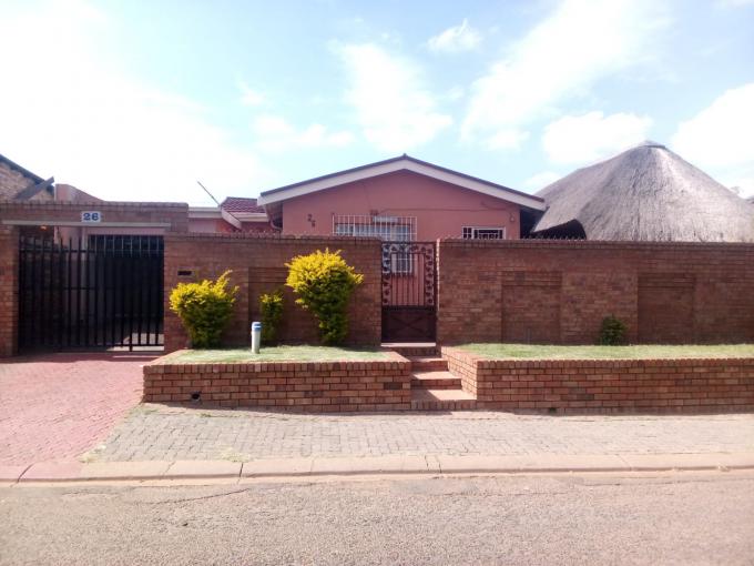 3 Bedroom House for Sale For Sale in Eldorado Park AH - MR630015