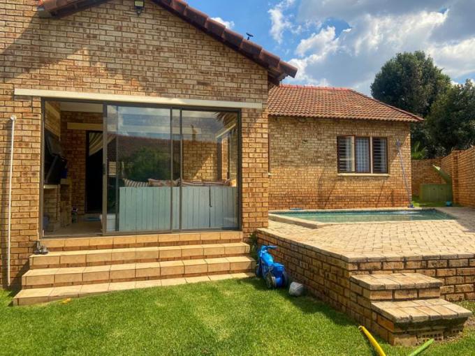 3 Bedroom House for Sale For Sale in Ruimsig Noord - MR630216