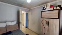 Bed Room 2 - 10 square meters of property in Lakeside