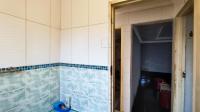 Bathroom 1 - 4 square meters of property in Lakeside