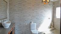 Main Bathroom - 9 square meters of property in Effingham Heights