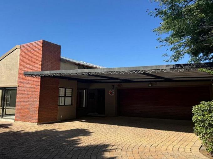 2 Bedroom Sectional Title for Sale For Sale in Waterkloof (Rustenburg) - MR630308