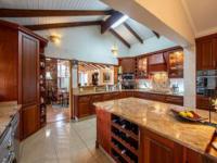 Kitchen of property in Albina