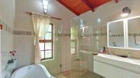 Main Bathroom - 9 square meters of property in Albinia