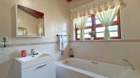 Bathroom 1 - 7 square meters of property in Albinia