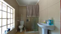 Bathroom 1 - 5 square meters of property in Buccleuch