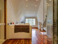 Main Bathroom of property in Buccleuch