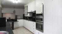 Kitchen - 9 square meters of property in Bassonia