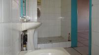 Main Bathroom - 6 square meters of property in Sunnyridge