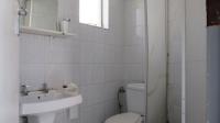 Bathroom 1 - 4 square meters of property in Sunnyridge