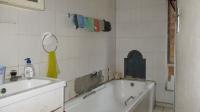 Bathroom 2 - 6 square meters of property in Sunnyridge