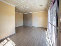 Main Bedroom of property in Stoney Drift