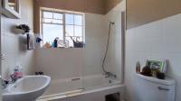 Bathroom 1 - 4 square meters of property in Farrar Park