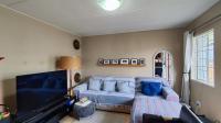 Lounges - 23 square meters of property in Farrar Park