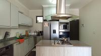 Kitchen - 12 square meters of property in Erand Gardens