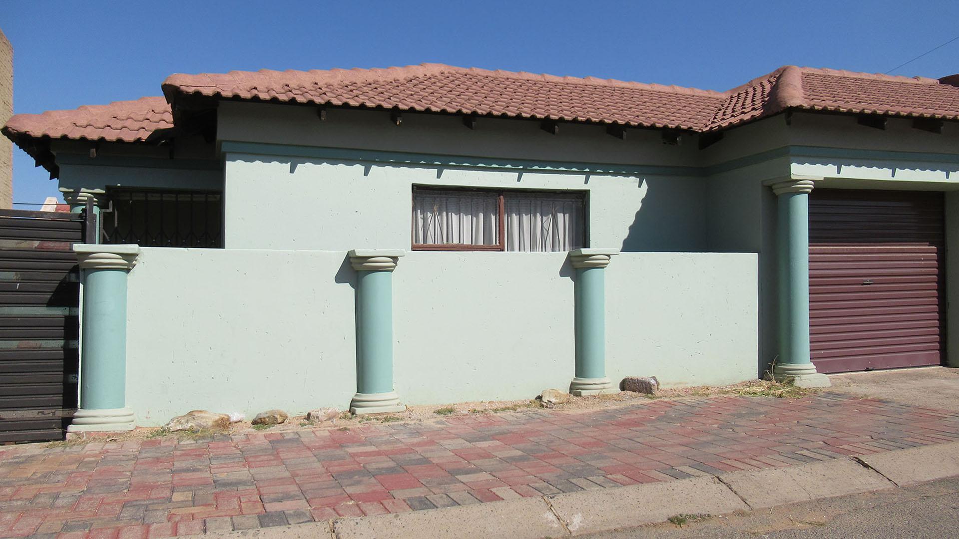 Front View of property in Kagiso