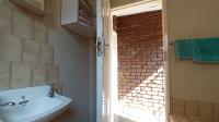 Staff Bathroom - 5 square meters of property in Weltevreden Park