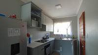 Kitchen - 6 square meters of property in Sinoville