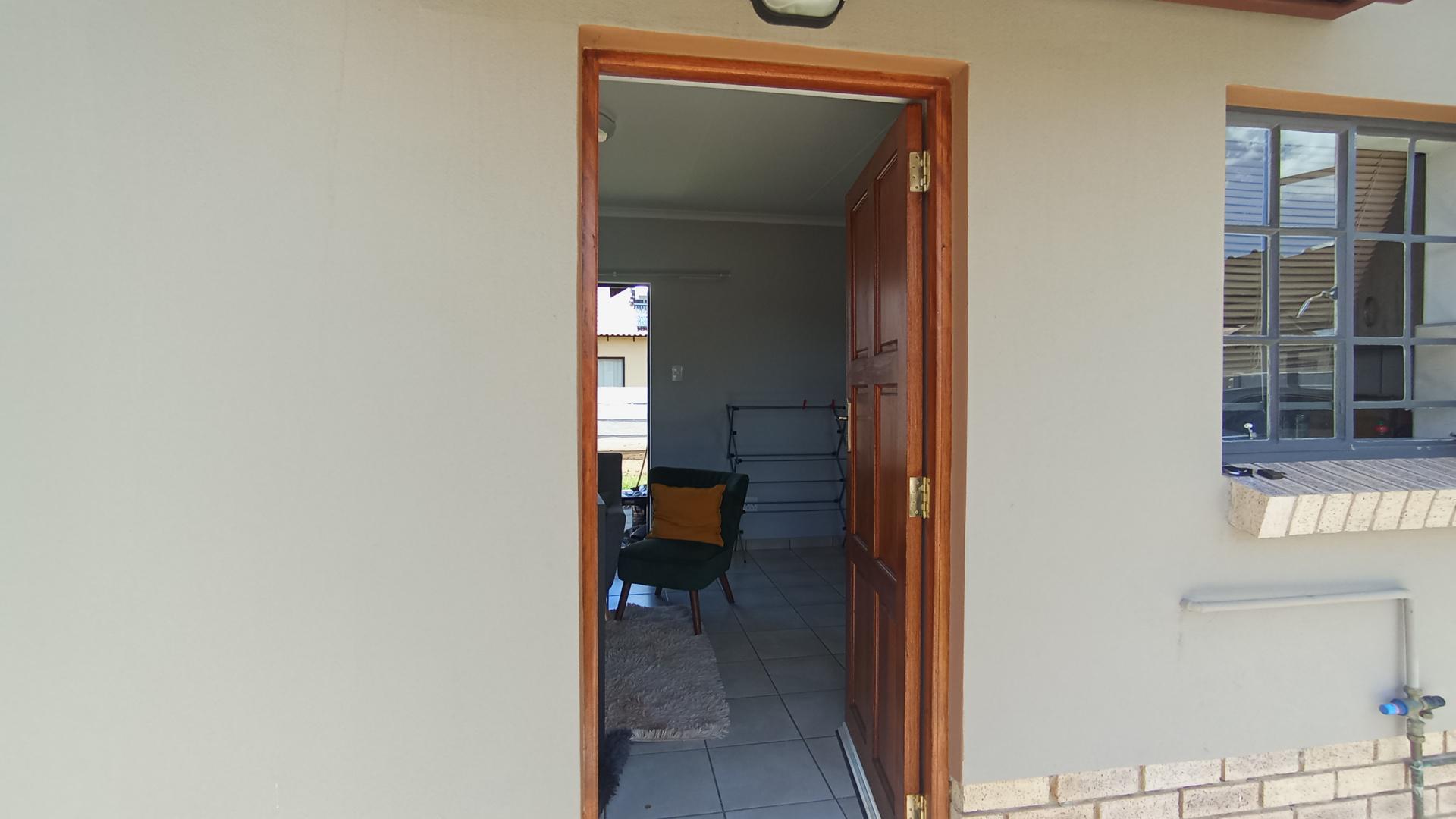 Front View of property in Waterkloof (Rustenburg)