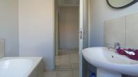 Bathroom 1 - 5 square meters of property in Waterkloof (Rustenburg)