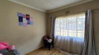 Bed Room 2 - 17 square meters of property in Farrar Park