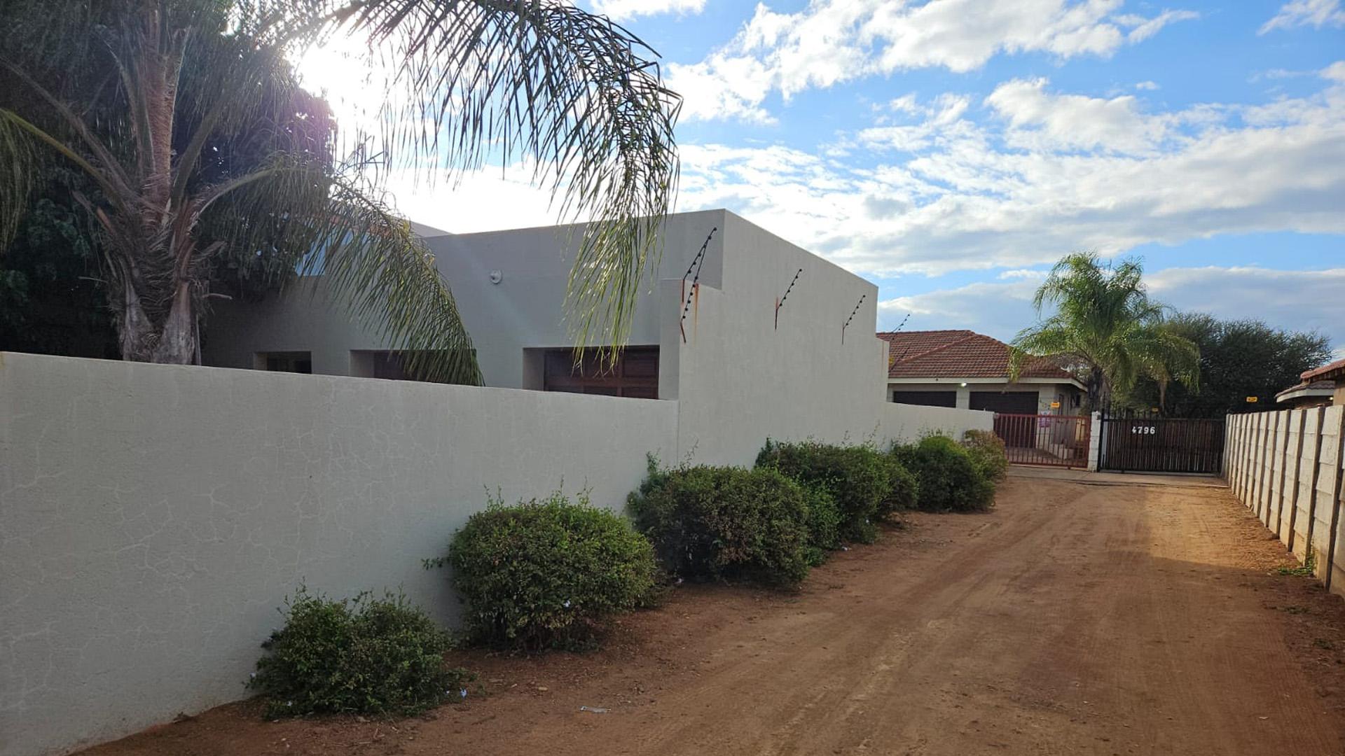 Front View of property in Lephalale (Ellisras)